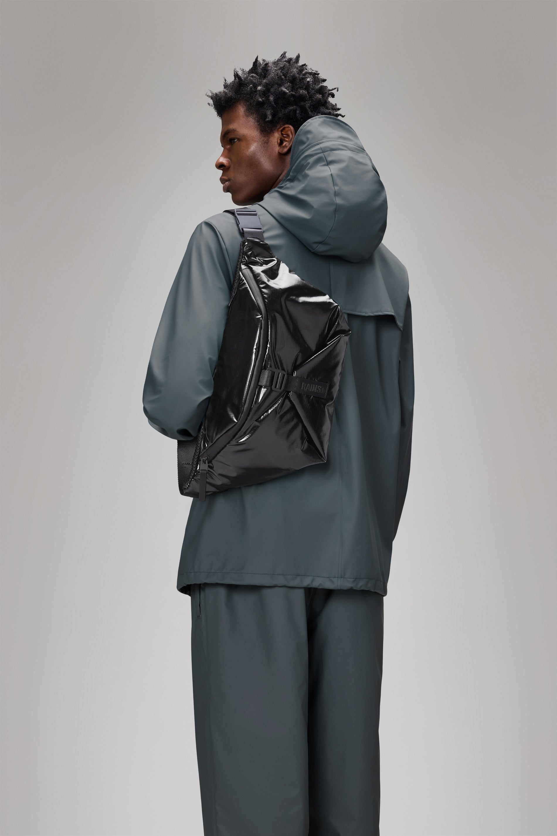 RAINS Sibu Bum Bag Large Black 10L H23.50 x D12 x W37.50 cm Bum bag